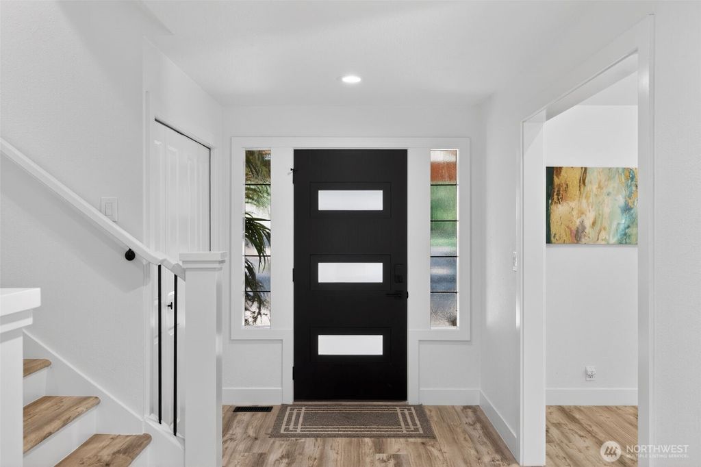 Photo of 21401 SE 16th Place, Sammamish, WA 98074 (MLS # 2469992)