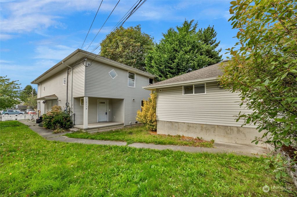 Photo of 1825 Walnut Street #B, Everett, WA 98201 (MLS # 2297603)