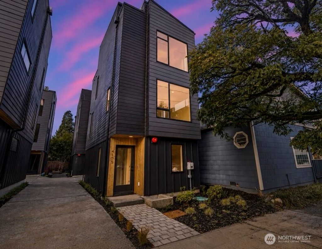 Photo of 4105 25th Avenue SW, Seattle, WA 98106 (MLS # 2553372)