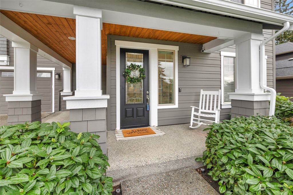 Photo of 8313 NE 161st Place, Kenmore, WA 98028 (MLS # 2294232)
