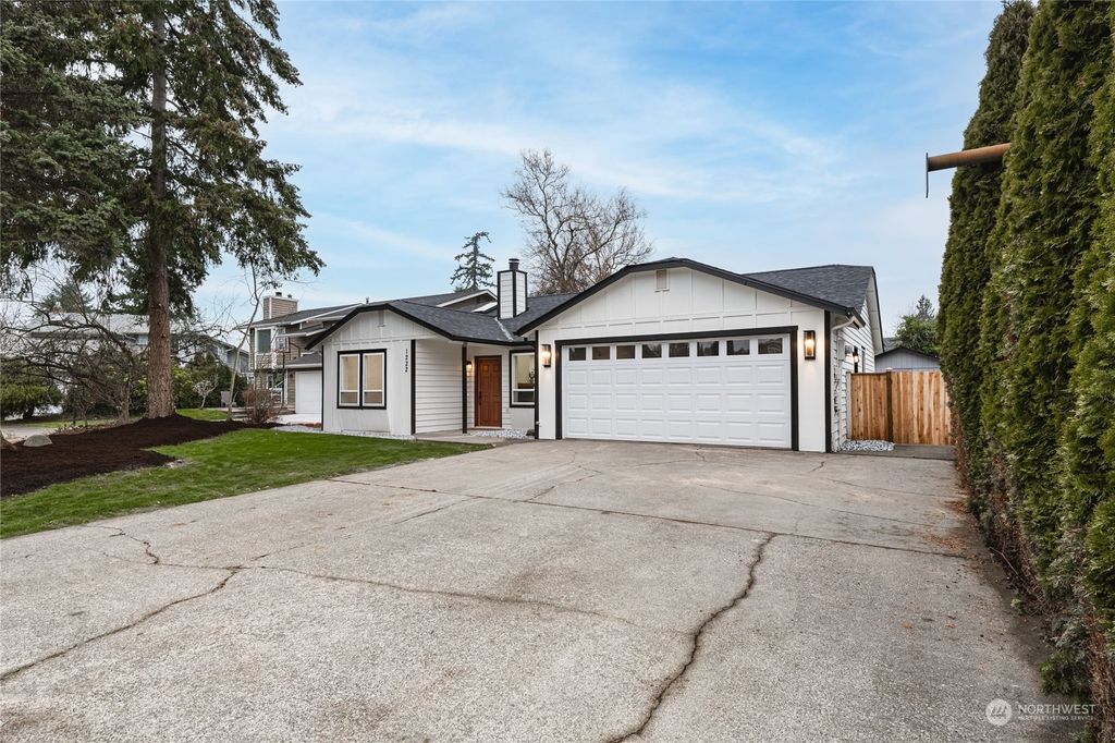 Photo of 1222 S 236th Place, Des Moines, WA 98198 (MLS # 2322746)