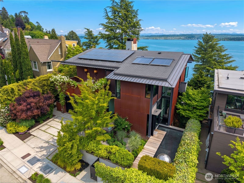 3310 E Laurelhurst Drive NE