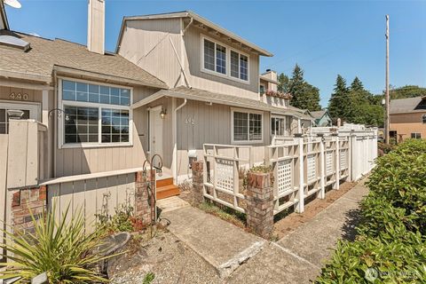 Photo of 442 E 31st Street #D3, Bremerton, WA 98310 (MLS # 2542797)