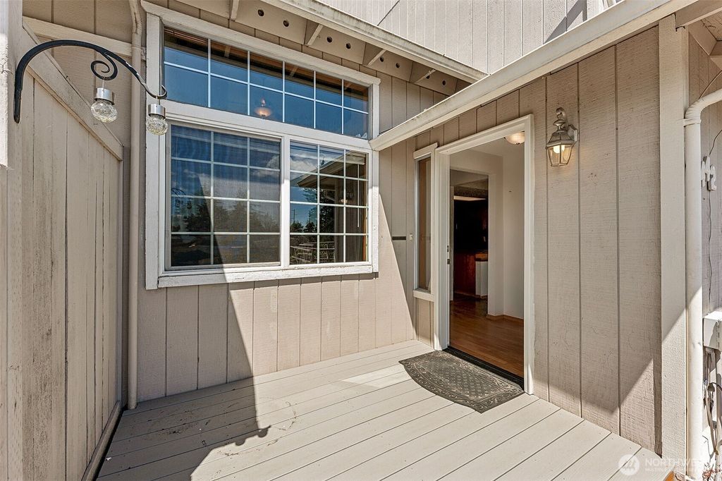 Photo of 442 E 31st Street #D3, Bremerton, WA 98310 (MLS # 2542797)