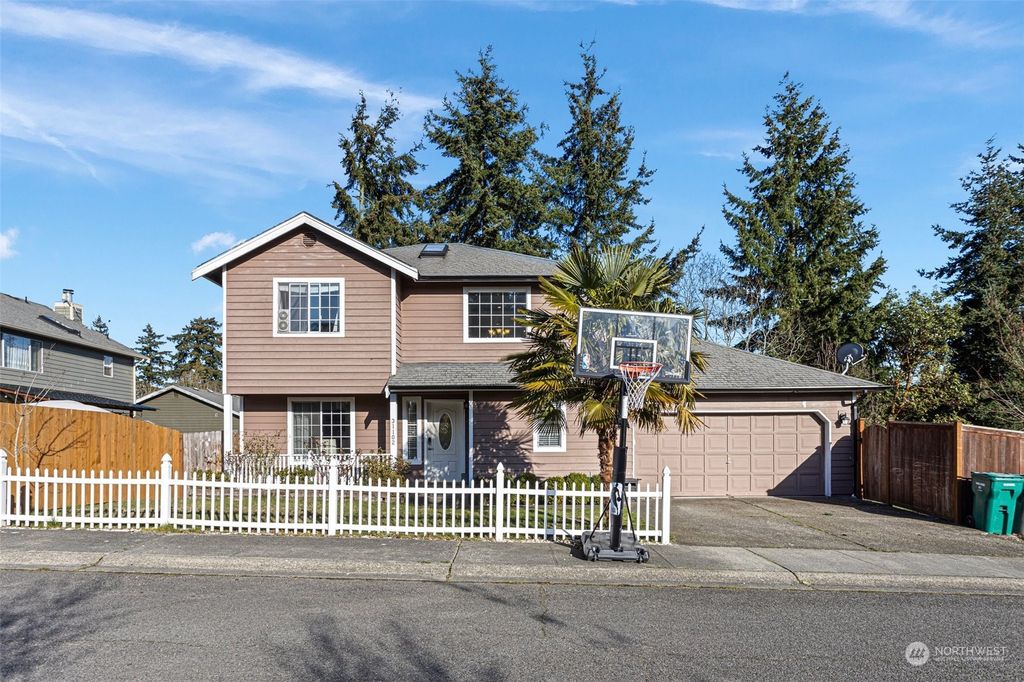 Photo of 31102 24th Court S, Federal Way, WA 98003 (MLS # 2050706)