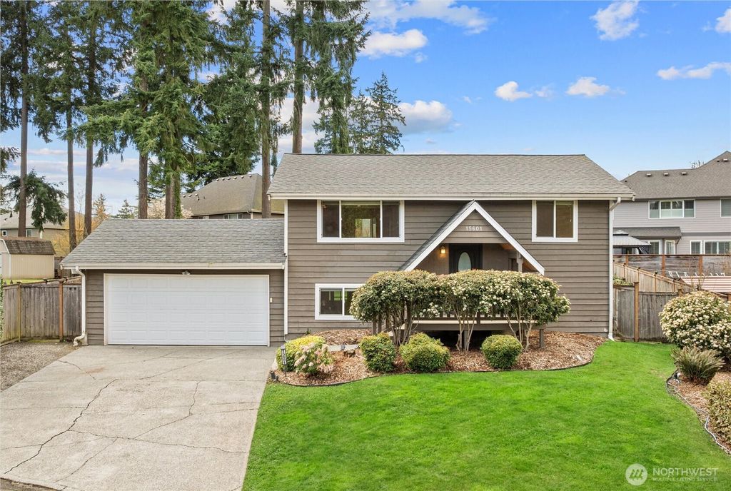 Photo of 15601 125th Place NE, Woodinville, WA 98072 (MLS # 2502359)