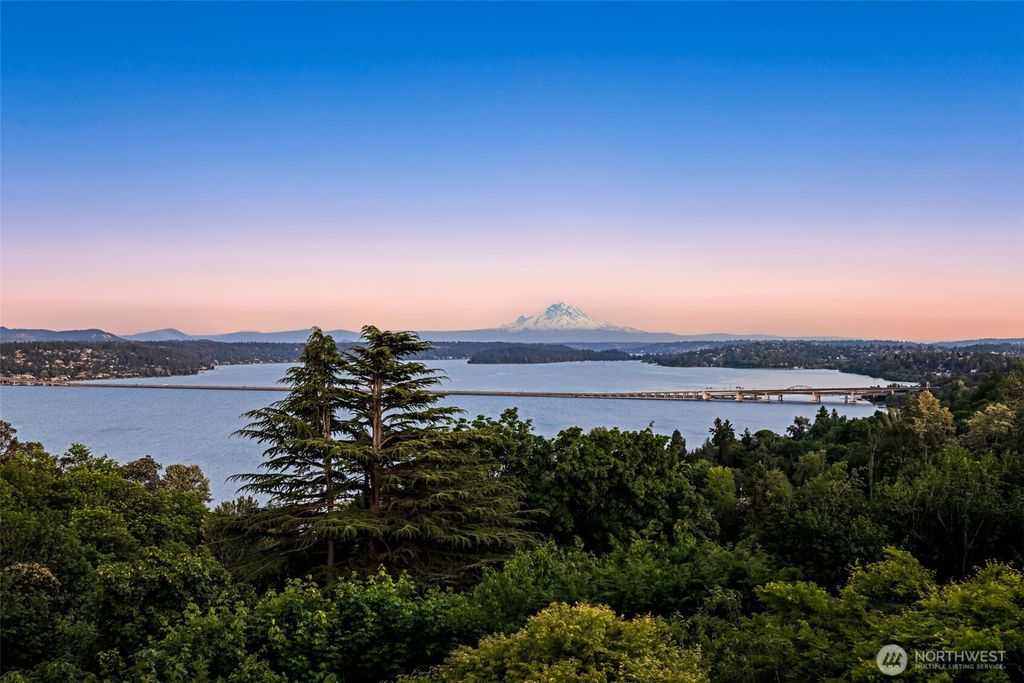 Photo of 416 34th Avenue, Seattle, WA 98122 (MLS # 2378069)