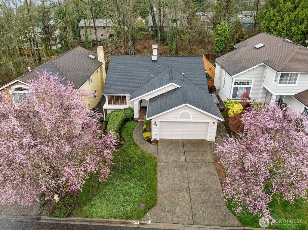 Photo of 706 S 32nd Place, Renton, WA 98055 (MLS # 2340494)