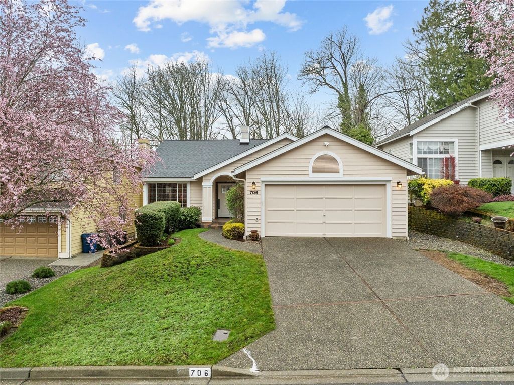 Photo of 706 S 32nd Place, Renton, WA 98055 (MLS # 2340494)