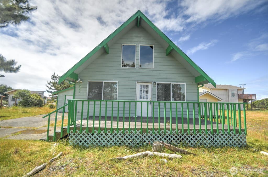 Photo of 1205 Fairwood Court St SW, Ocean Shores, WA 98569 (MLS # 2539140)
