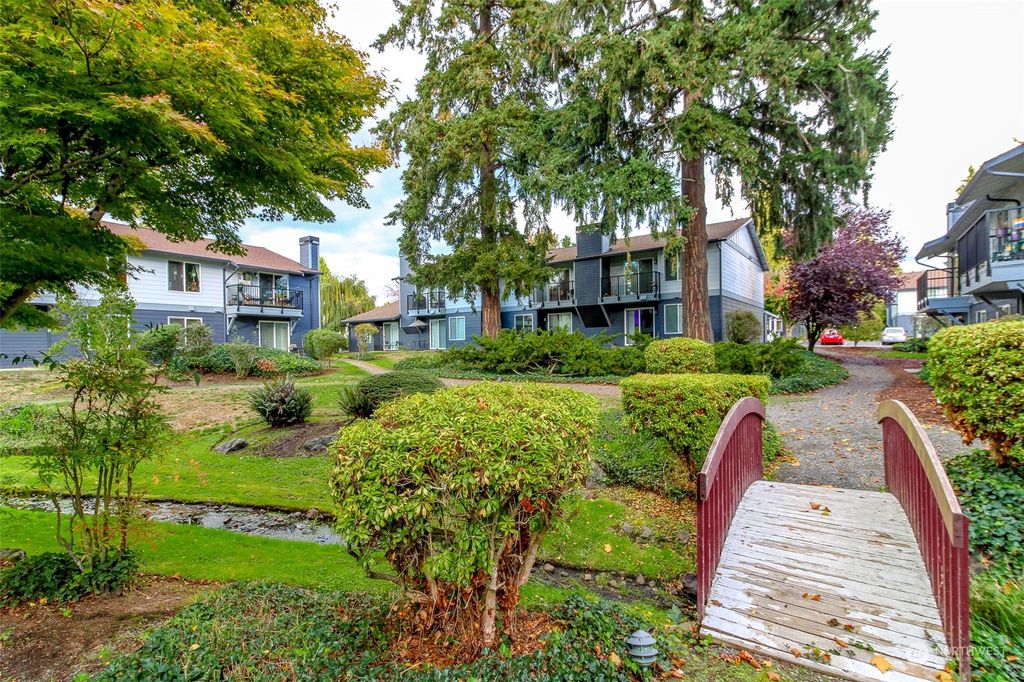 Photo of 25735 115th Avenue SE #J202, Kent, WA 98030 (MLS # 2290826)
