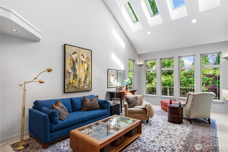 33 Twinsview Court