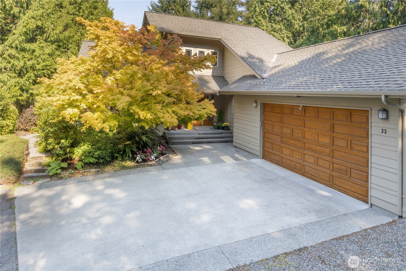 33 Twinsview Court