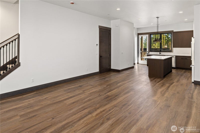 121 Riverbend Loop