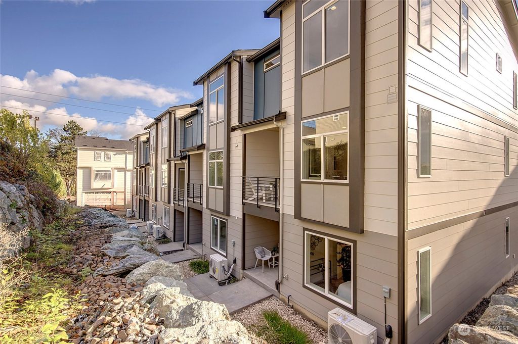 Photo of 6726 NE 187th Street #105, Kenmore, WA 98028 (MLS # 2329887)