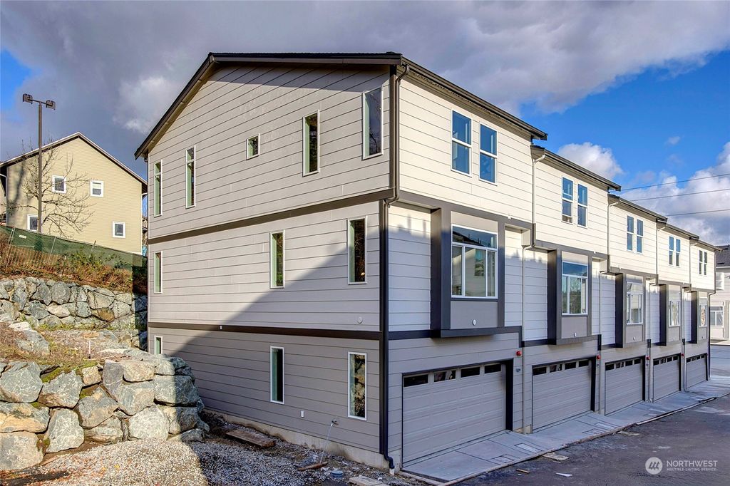 Photo of 6726 NE 187th Street #105, Kenmore, WA 98028 (MLS # 2329887)