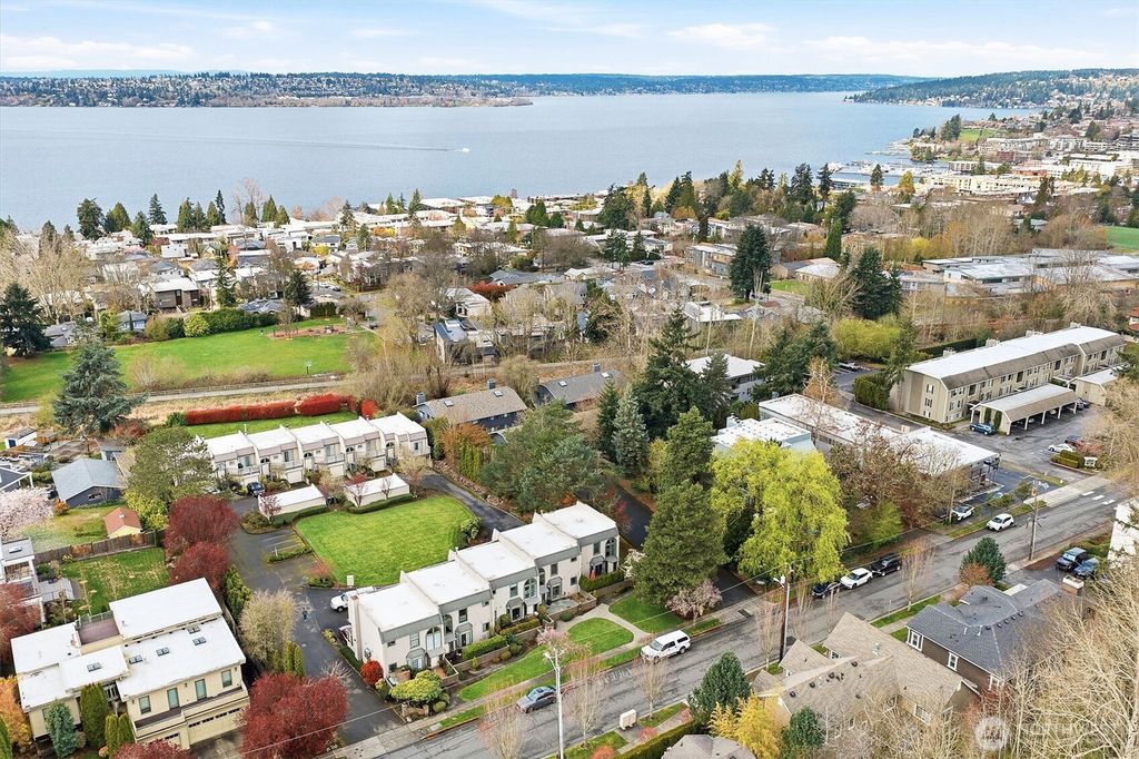 Photo of 6527 106th Avenue NE #10, Kirkland, WA 98033 (MLS # 2492155)