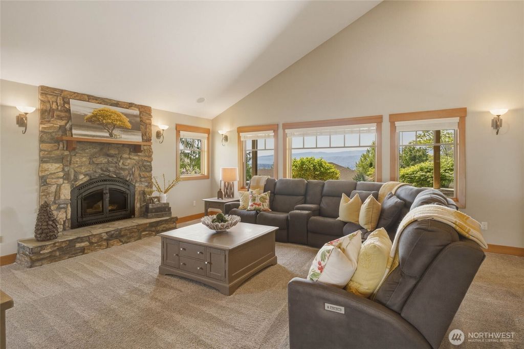 Photo of 3642 Ridgeview Boulevard, Wenatchee, WA 98801 (MLS # 2504688)