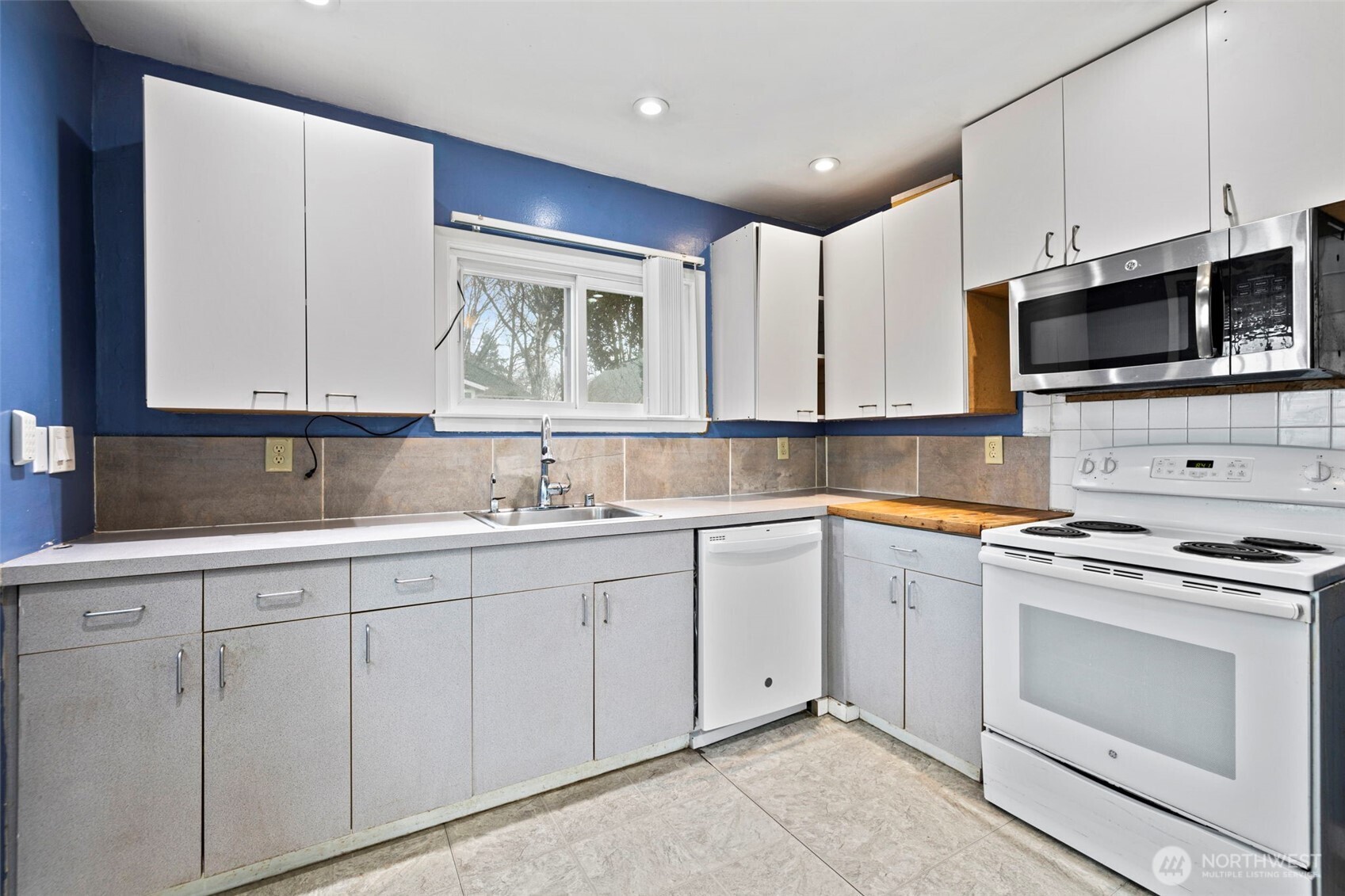 6666 Carleton Avenue S