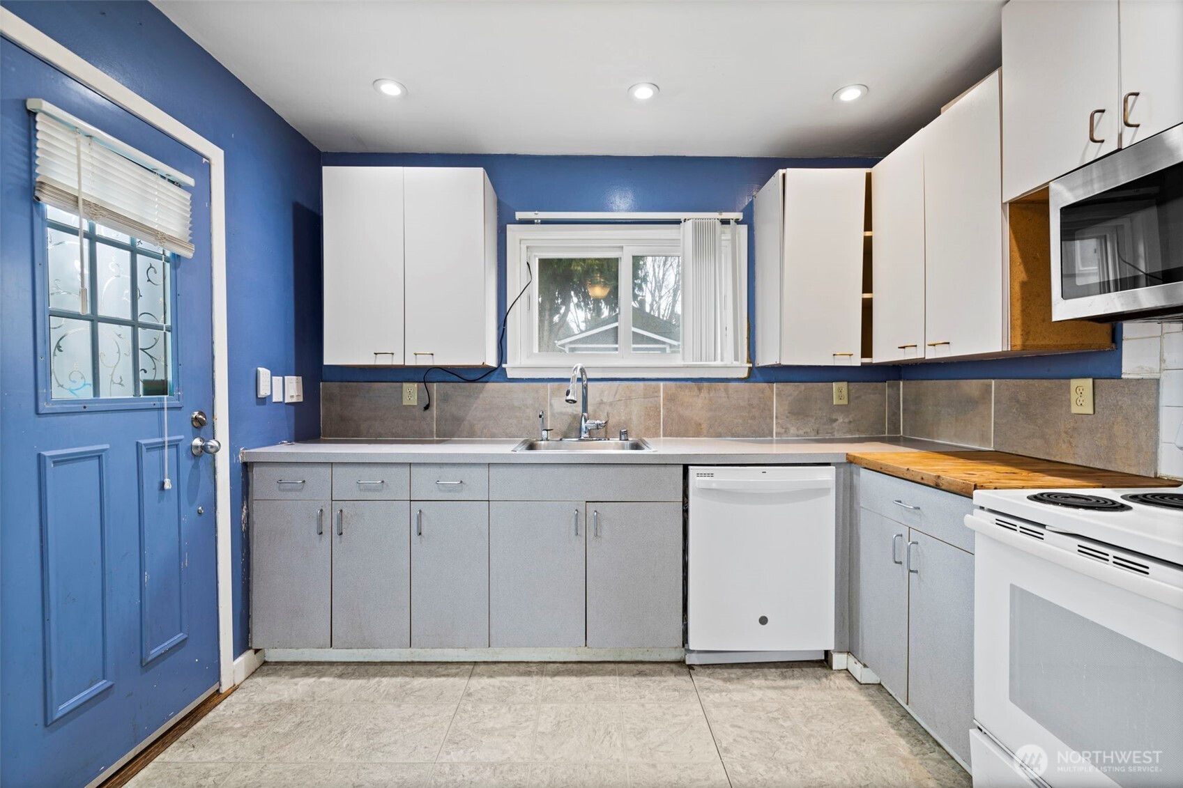 6666 Carleton Avenue S