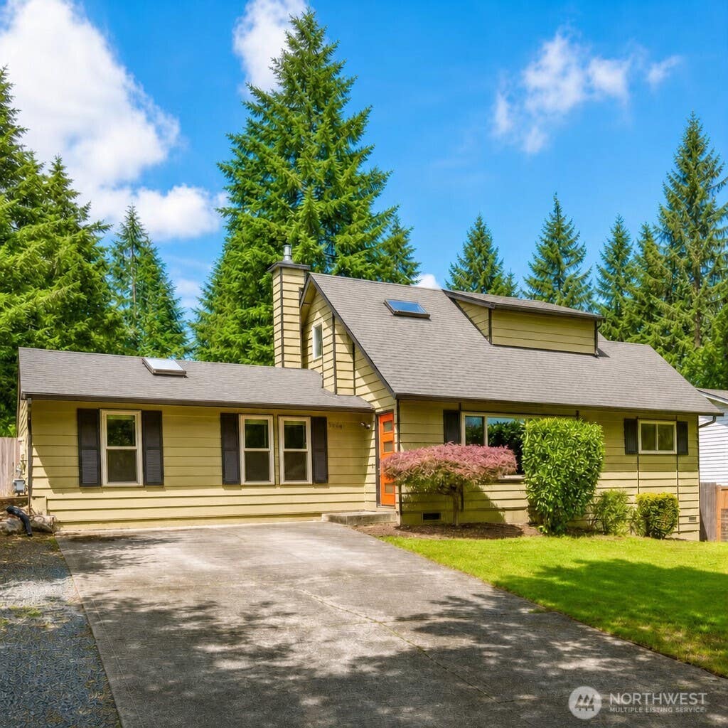 Photo of 22014 5th Avenue W, Bothell, WA 98021 (MLS # 2542600)
