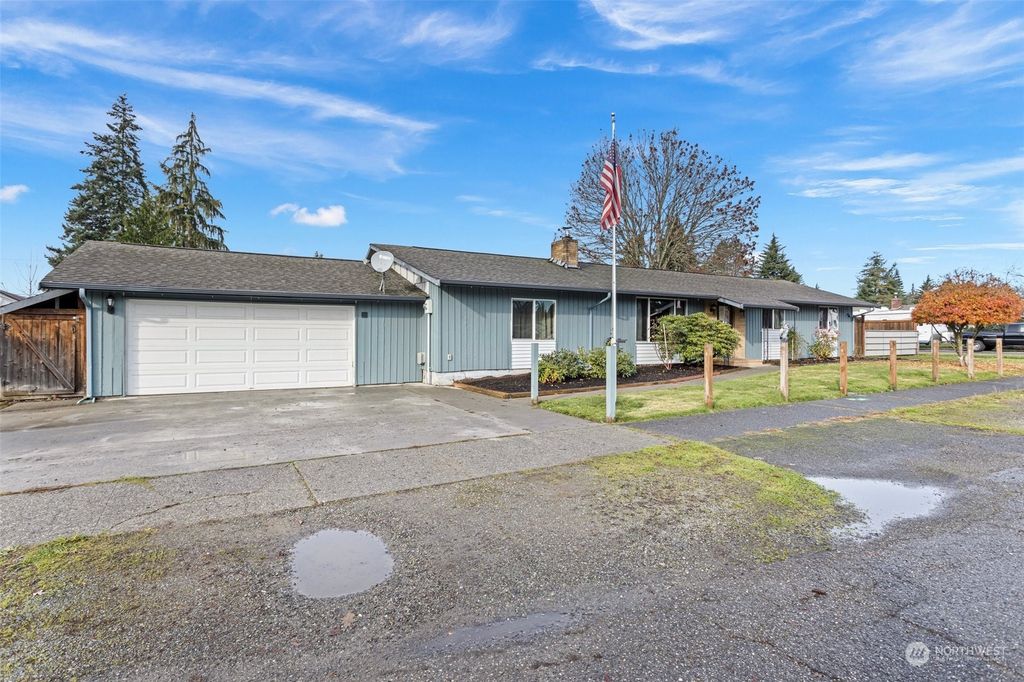 Photo of 9110 56th Avenue NE, Marysville, WA 98270 (MLS # 2312076)