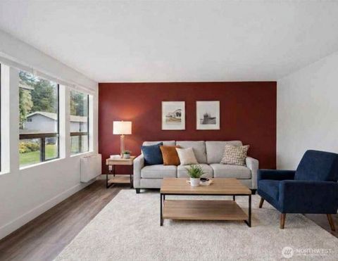 Photo of 1605 149th Place SE #1, Bellevue, WA 98007 (MLS # 2475930)