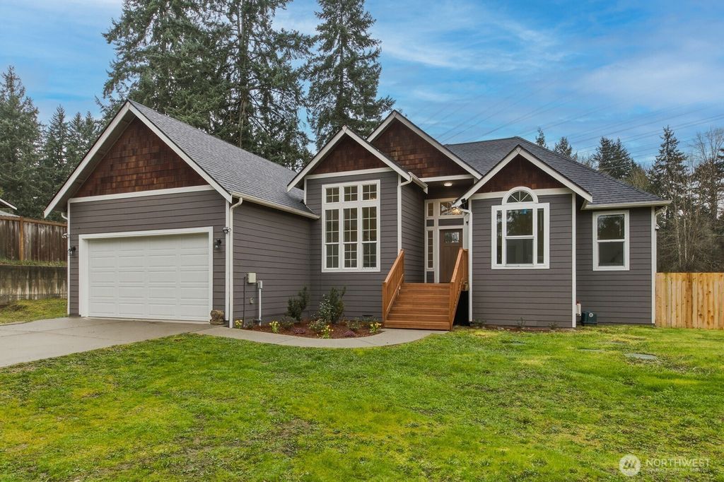 Photo of 21317 Locust Way, Lynnwood, WA 98036 (MLS # 2491601)