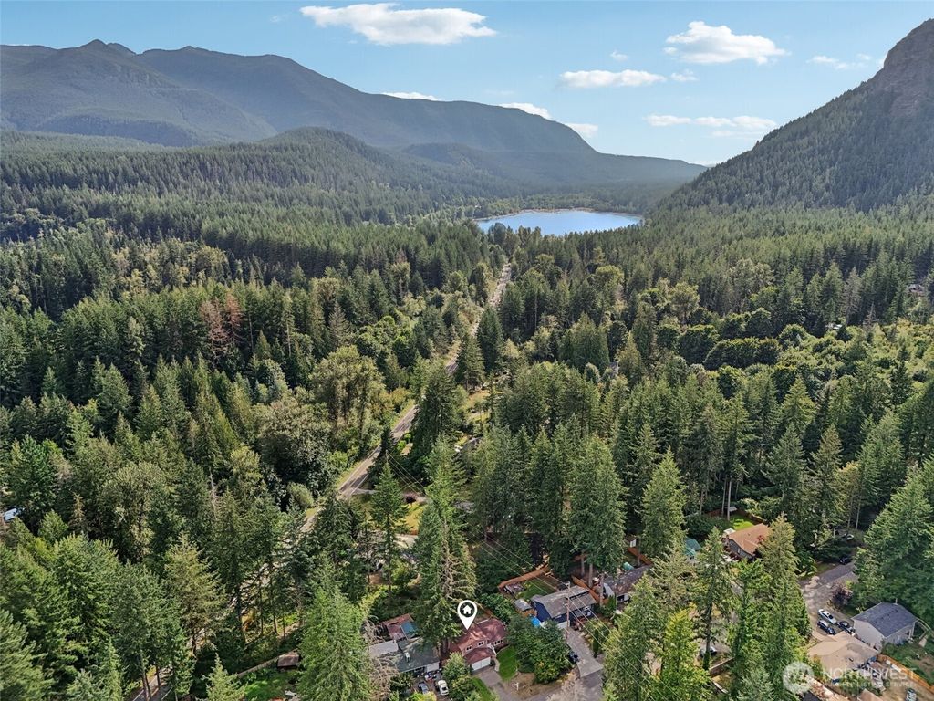 Photo of 43233 SE 176th St St, North Bend, WA 98045 (MLS # 2424728)