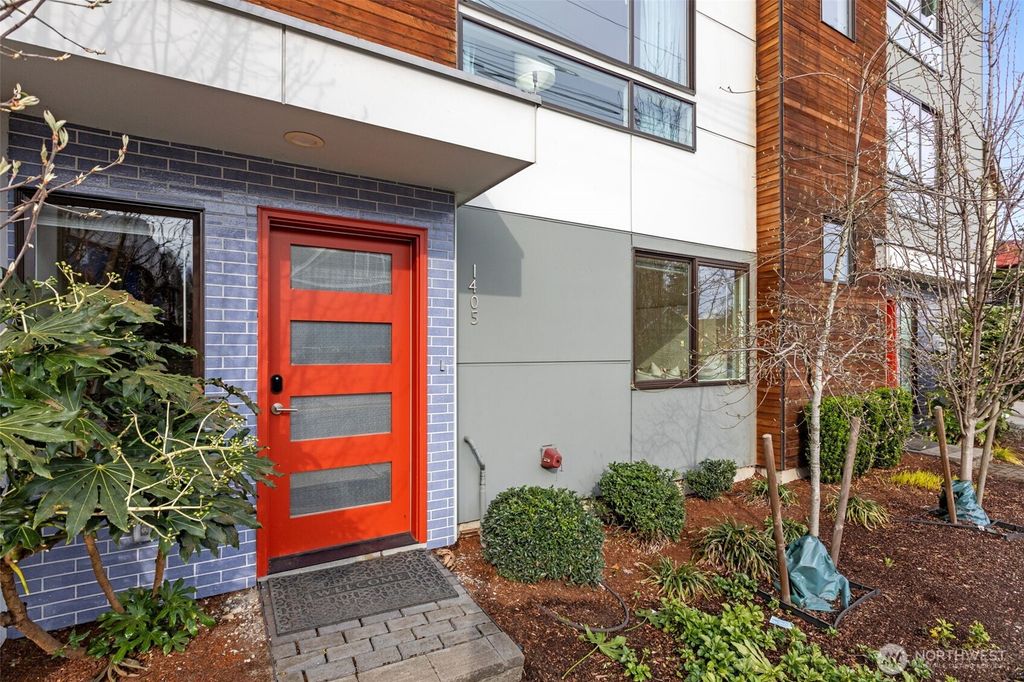 Photo of 1405 Martin Luther King Jr Way, Seattle, WA 98122 (MLS # 2375638)