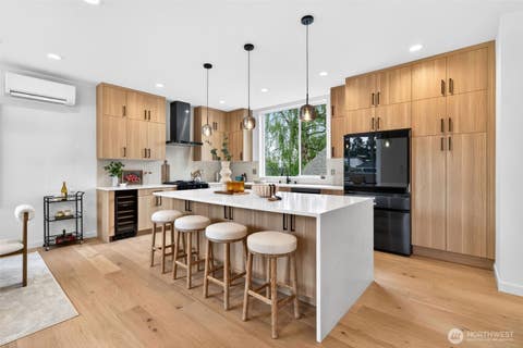 Photo of 8512 15th Avenue NE, Seattle, WA 98115 (MLS # 2548975)