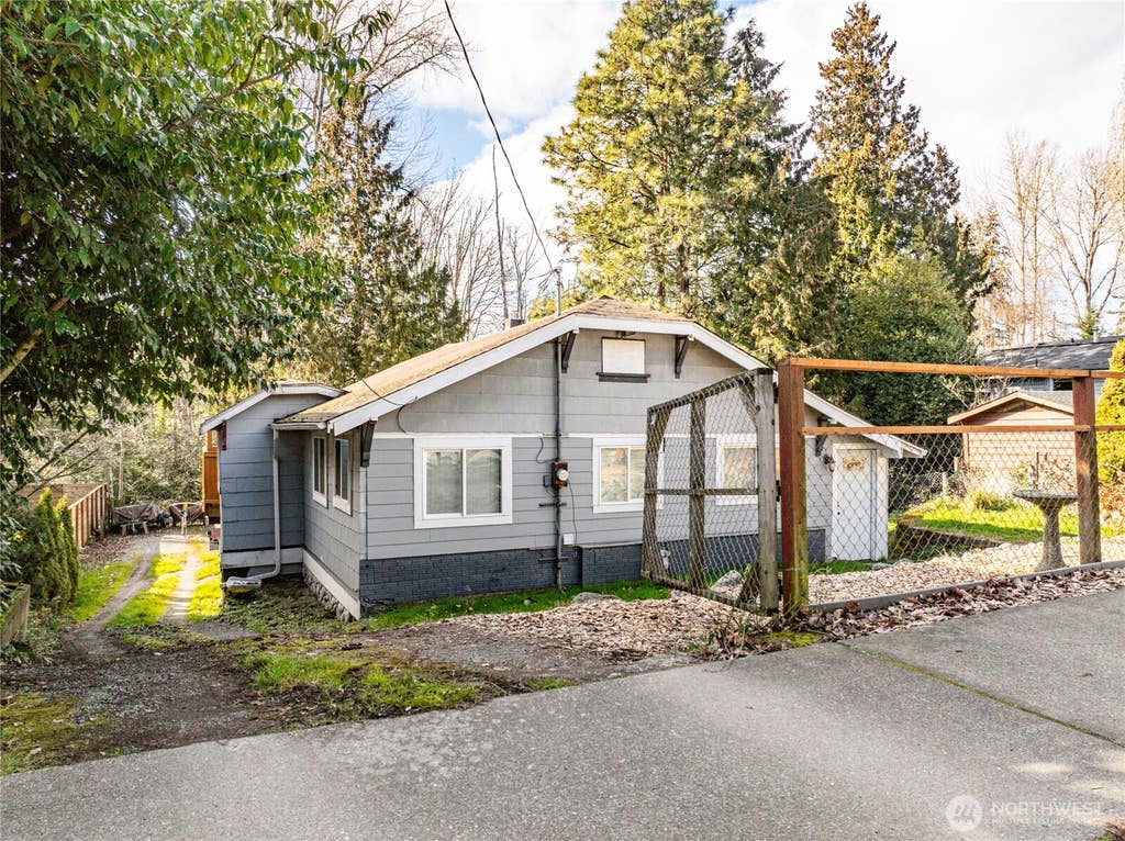 Photo of 4549 26th Avenue SW, Seattle, WA 98106 (MLS # 2533633)