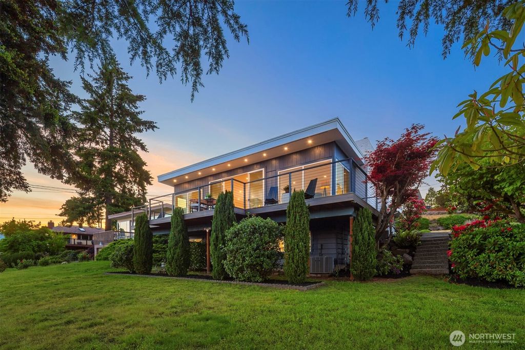 Photo of 11988 Marine View Drive SW, Burien, WA 98146 (MLS # 2503499)