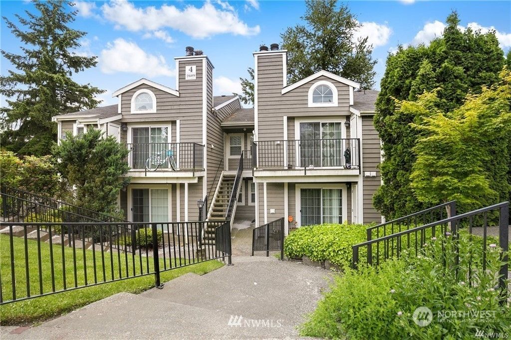 Photo of 2609 S 272nd Street W #35, Kent, WA 98032 (MLS # 2142337)