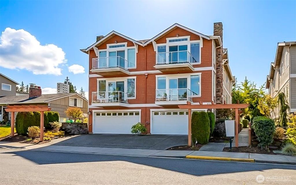 Photo of 626 Glen Street #201, Edmonds, WA 98020 (MLS # 2492060)