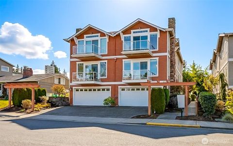 Photo of 626 Glen Street #201, Edmonds, WA 98020 (MLS # 2492060)