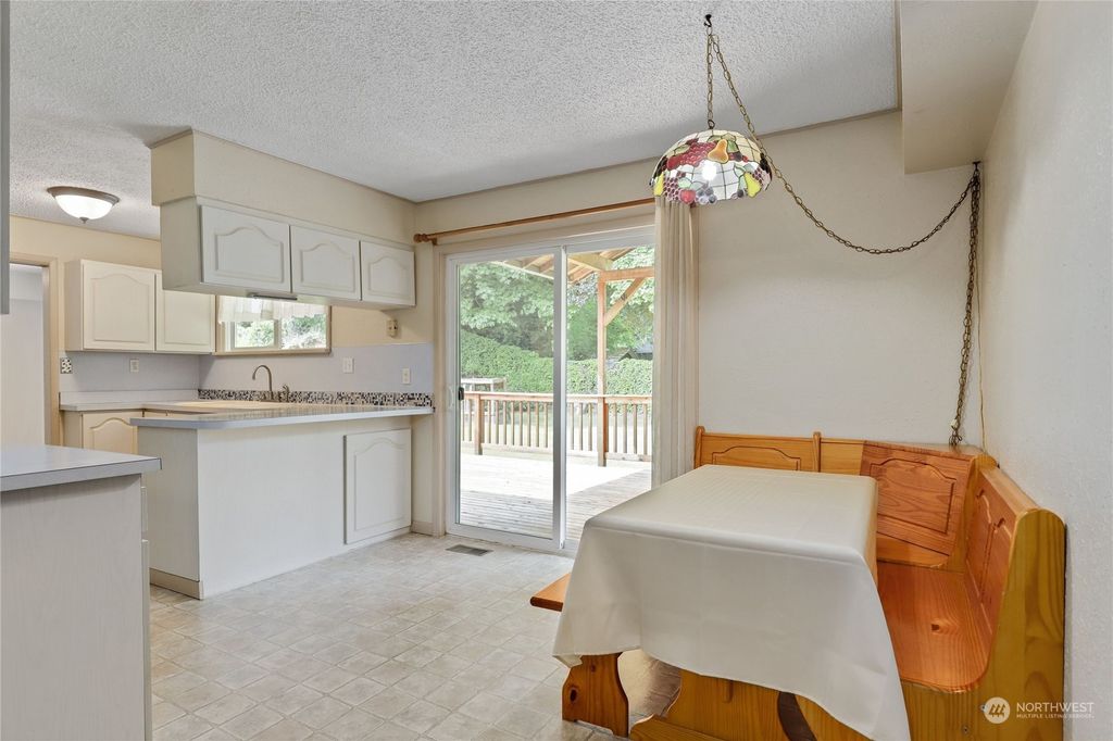 listing image 9367498074240645548