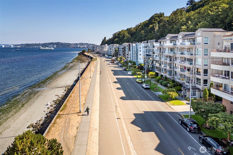 1550 Alki Avenue SW 300