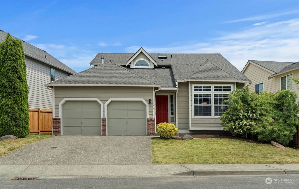 Photo of 226 Whitman Place NE, Renton, WA 98059 (MLS # 2125651)