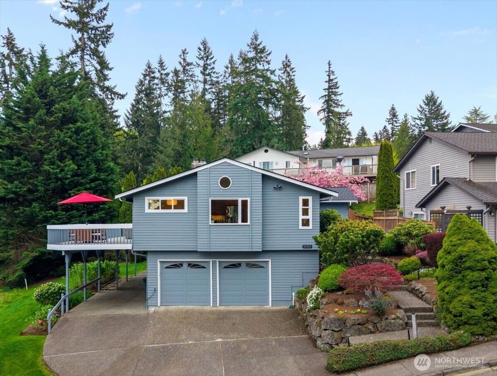 Photo of 16813 NE 33rd Street, Bellevue, WA 98008 (MLS # 2499290)