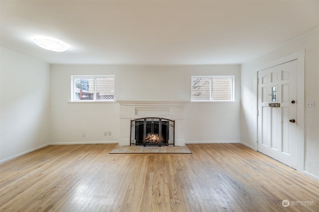 Photo of 2034 Franklin Avenue E, Seattle, WA 98102 (MLS # 2029313)