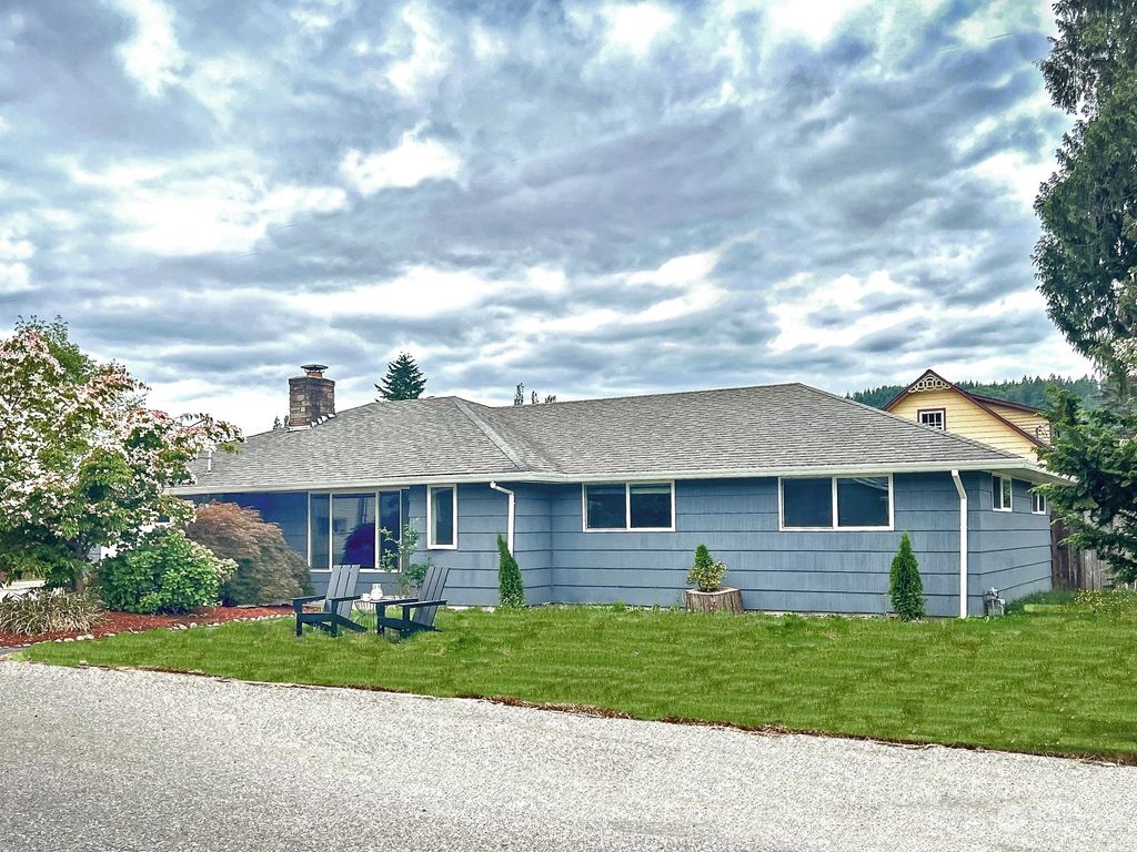 Photo of 4751 Stephens Avenue, Carnation, WA 98014 (MLS # 2129115)