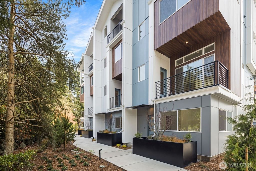 Photo of 16003 SE 31st Lane, Bellevue, WA 98008 (MLS # 2509138)