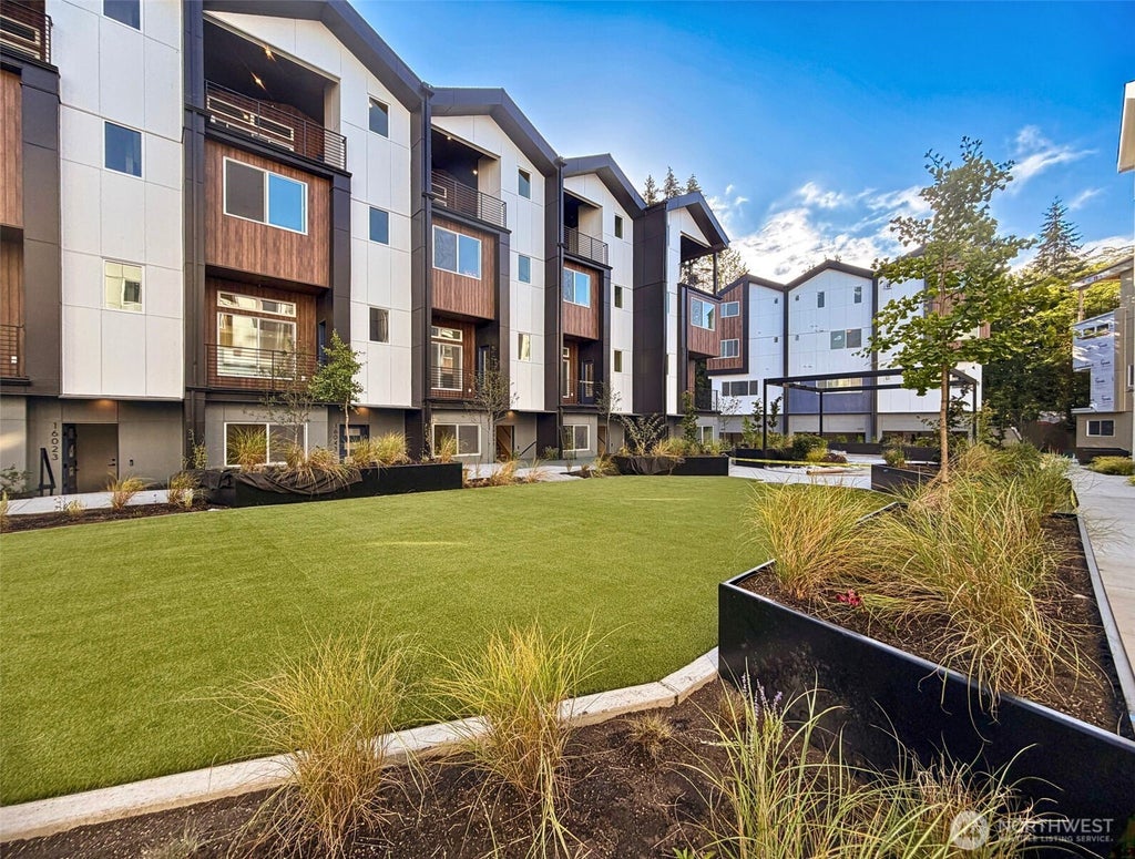 Photo of 16003 SE 31st Lane, Bellevue, WA 98008 (MLS # 2509138)