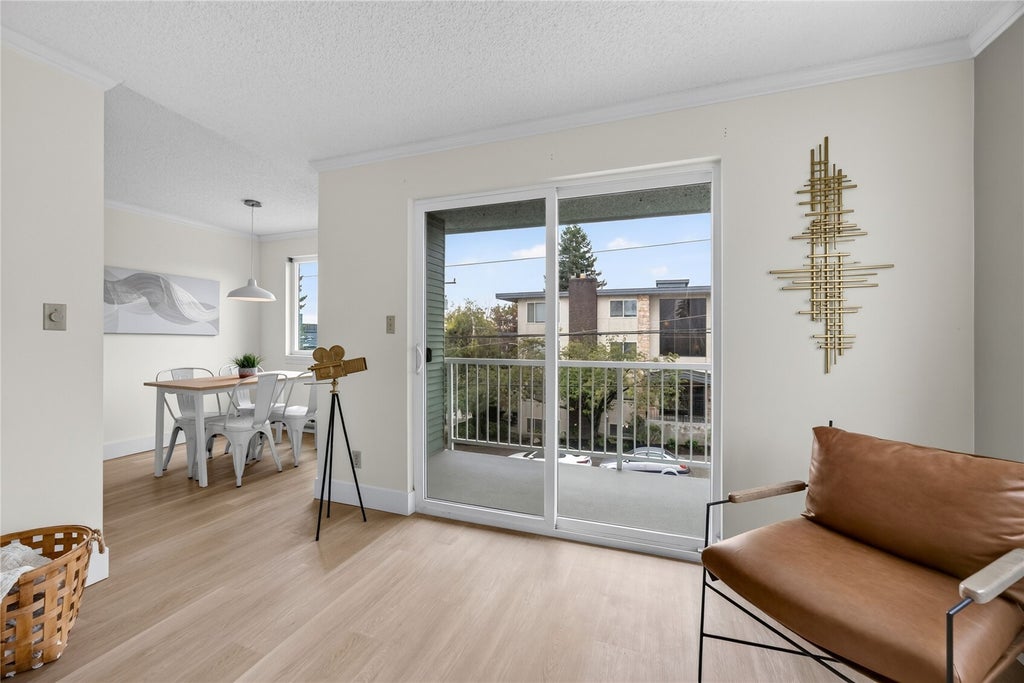 Photo of 506 N 45th Street #302, Seattle, WA 98103 (MLS # 2594878)
