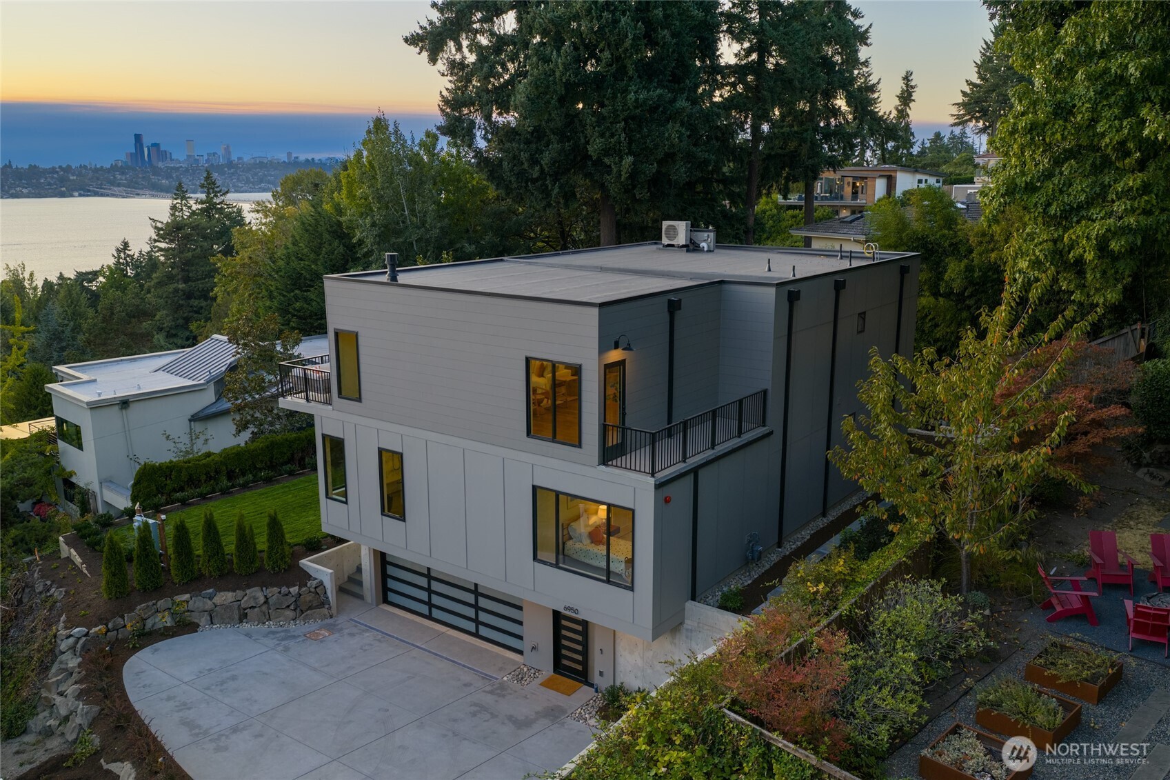 6950 SE Maker Street