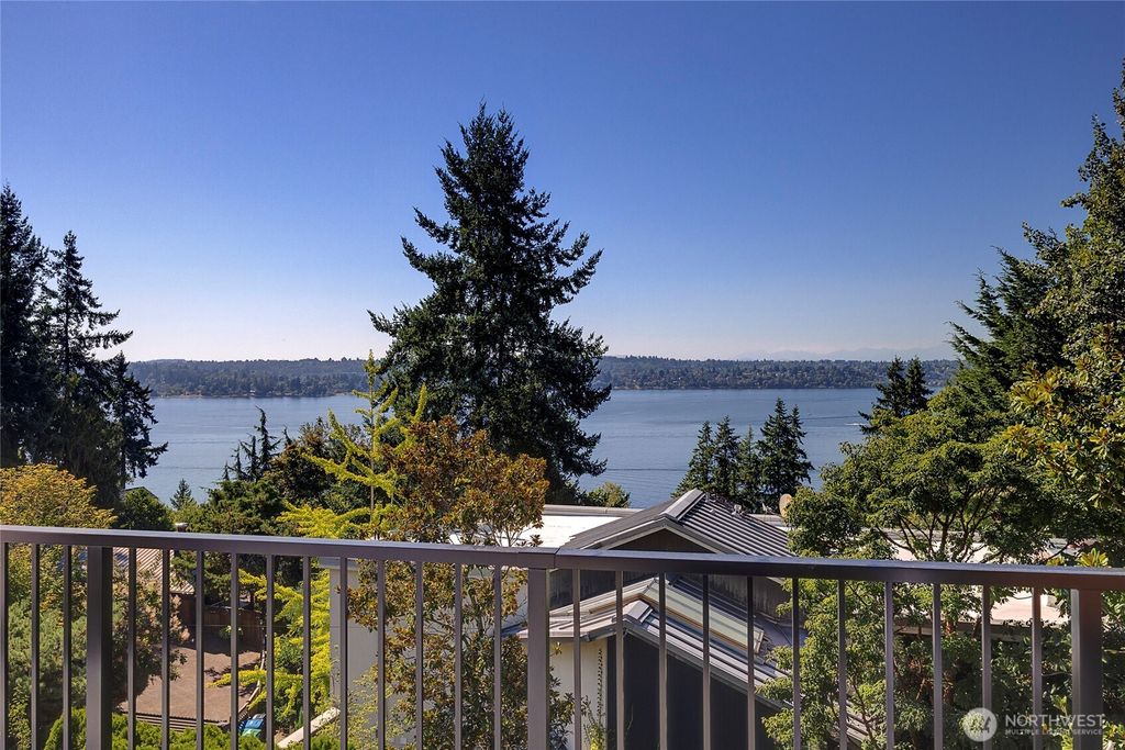 Photo of 6950 SE Maker Street, Mercer Island, WA 98040 (MLS # 2456993)