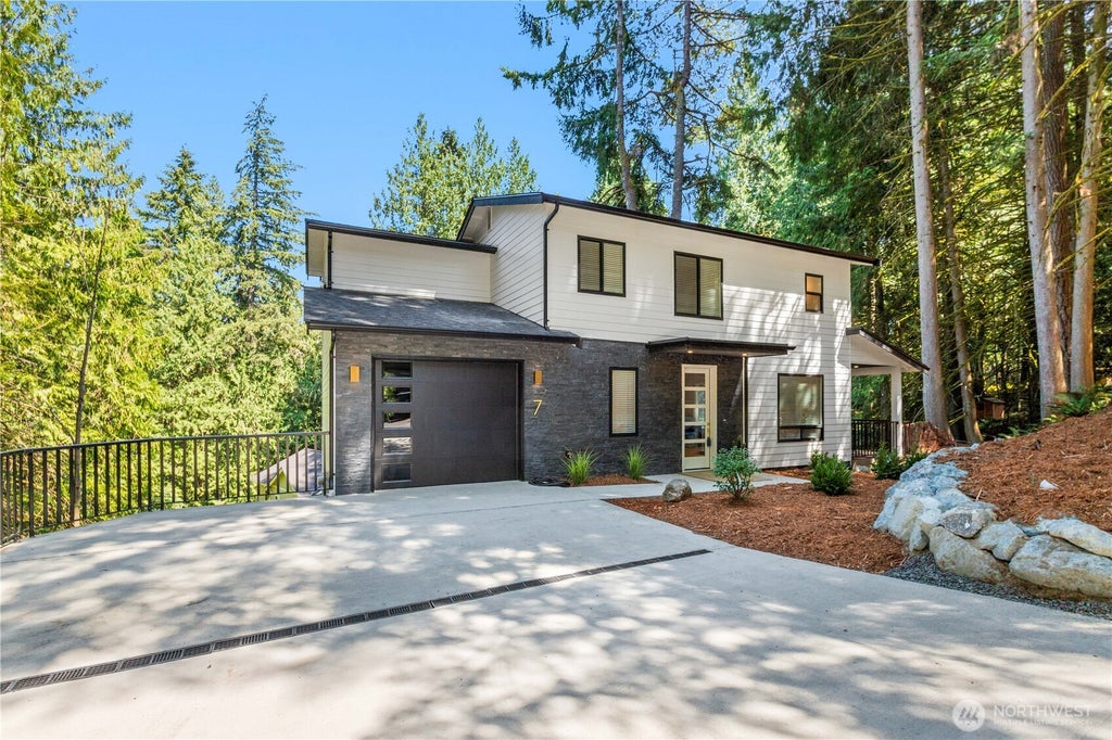 Photo of 7 Maple Court, Bellingham, WA 98229 (MLS # 2566155)