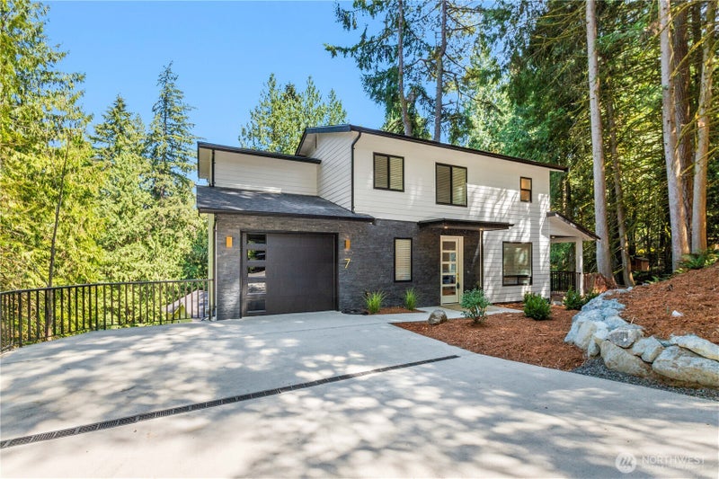 7 Maple Court