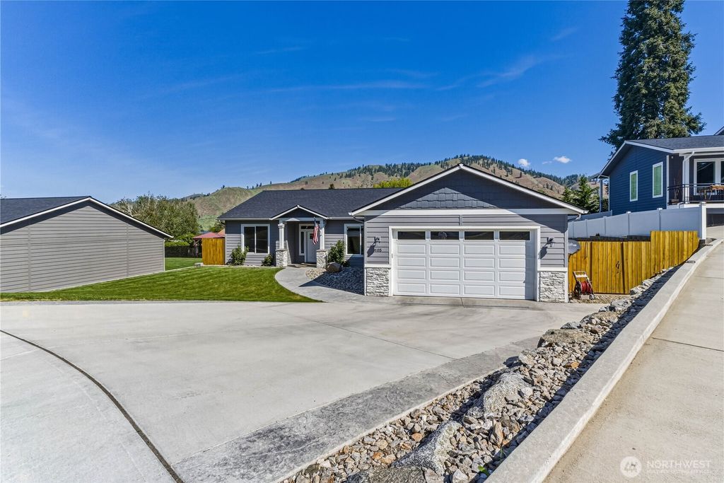 Photo of 105 Newberry Street, Cashmere, WA 98815 (MLS # 2516617)